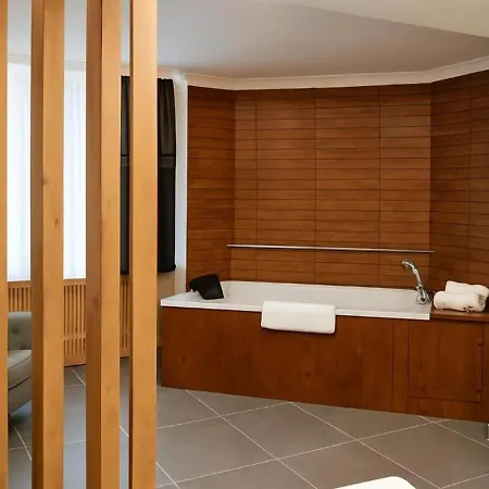 Hotel Ersa 3*